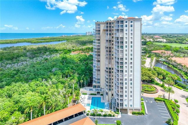 6585 Nicholas BLVD 805, Naples, FL 34108