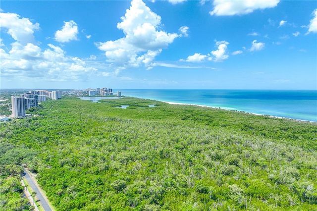 6585 Nicholas BLVD 805, Naples, FL 34108