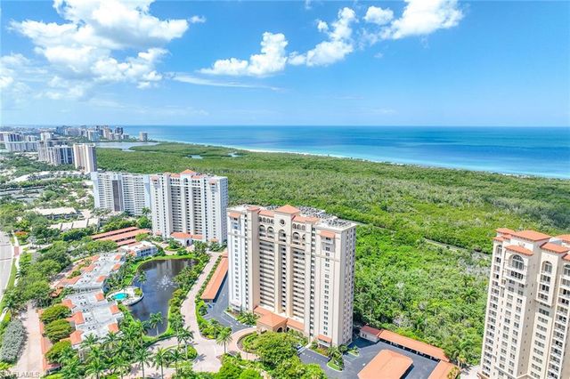 6585 Nicholas BLVD 805, Naples, FL 34108