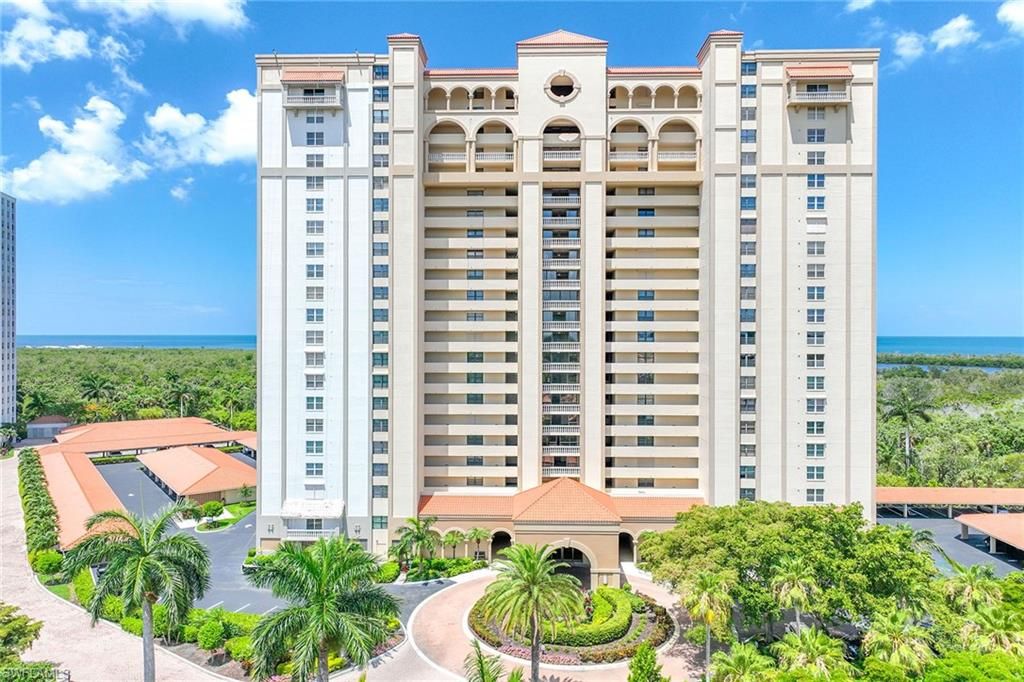 6585 Nicholas BLVD 805, Naples, FL 34108