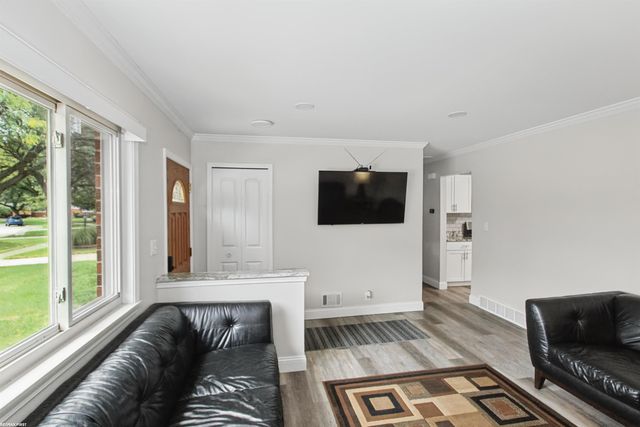 15028 Masonic Boulevard, Warren, MI 48088