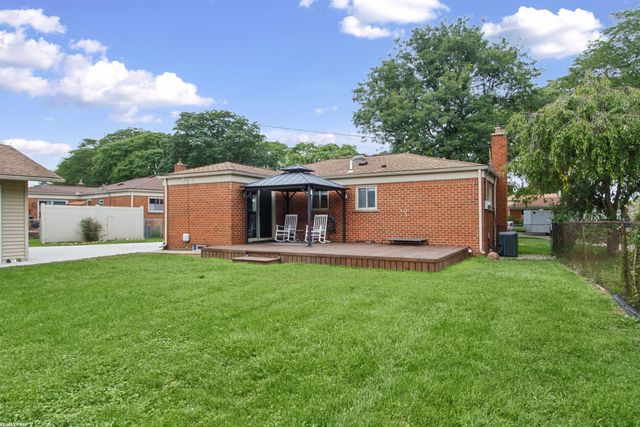15028 Masonic Boulevard, Warren, MI 48088