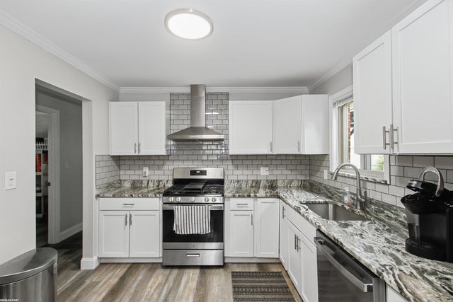 15028 Masonic Boulevard, Warren, MI 48088