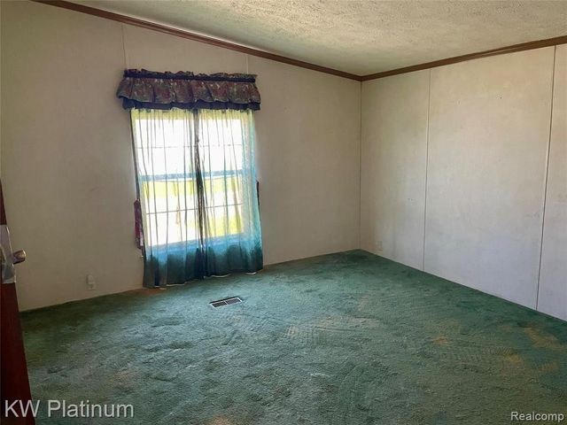 9691 Stoneypointe Drive, Fair Haven, MI 48023