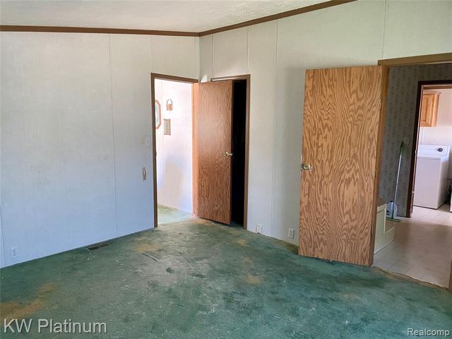 9691 Stoneypointe Drive, Fair Haven, MI 48023