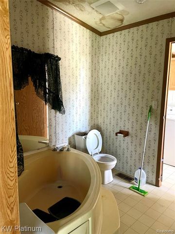 9691 Stoneypointe Drive, Fair Haven, MI 48023