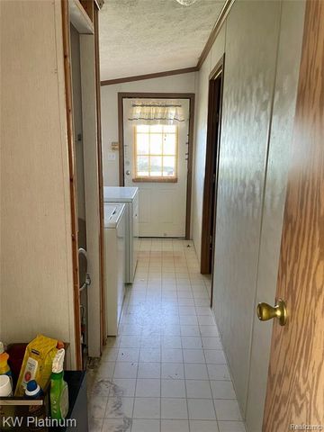 9691 Stoneypointe Drive, Fair Haven, MI 48023