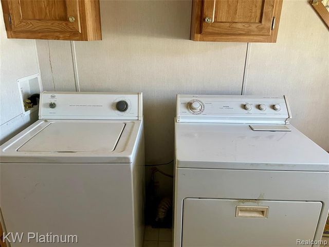 9691 Stoneypointe Drive, Fair Haven, MI 48023