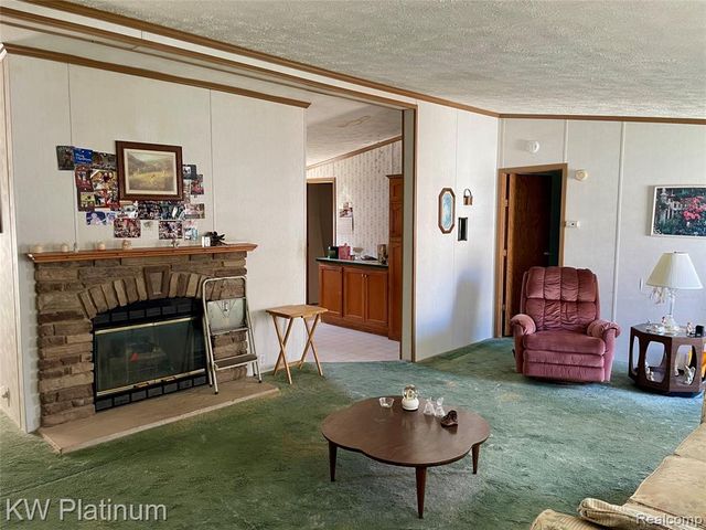 9691 Stoneypointe Drive, Fair Haven, MI 48023