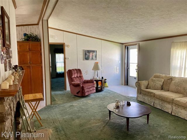 9691 Stoneypointe Drive, Fair Haven, MI 48023