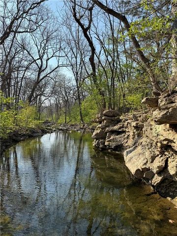 18233 Aberdeen Street, Stilwell, KS 66085