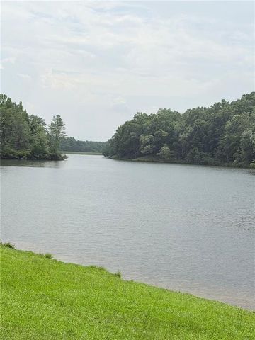 227 Canyon Pass, Cleveland, GA 30528