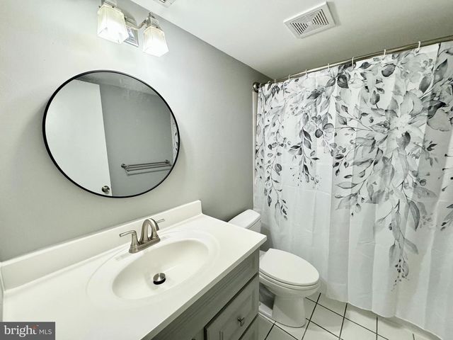 309 MEADOW WOODS LN, Lawrence, NJ 08648