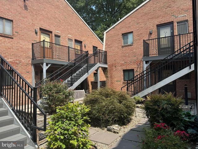 309 MEADOW WOODS LN, Lawrence, NJ 08648