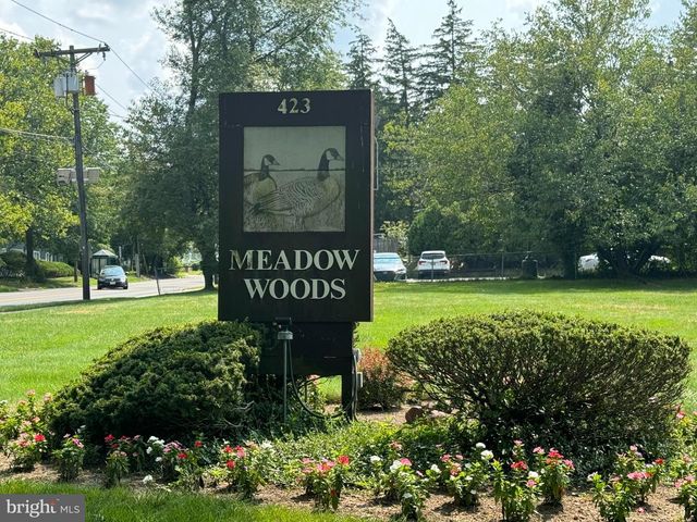 309 MEADOW WOODS LN, Lawrence, NJ 08648