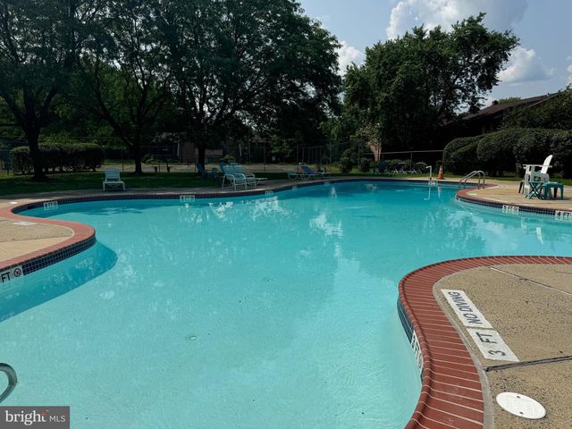 309 MEADOW WOODS LN, Lawrence, NJ 08648