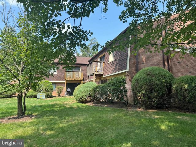 309 MEADOW WOODS LN, Lawrence, NJ 08648