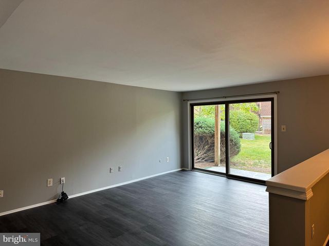 309 MEADOW WOODS LN, Lawrence, NJ 08648