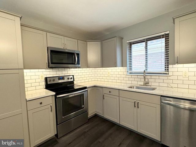 309 MEADOW WOODS LN, Lawrence, NJ 08648