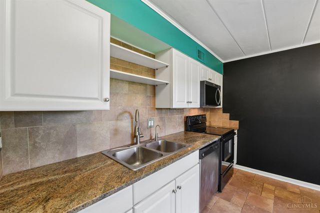 880 Rue De La Paix, Cincinnati, OH 45220