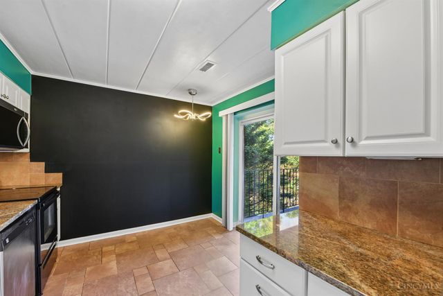 880 Rue De La Paix, Cincinnati, OH 45220