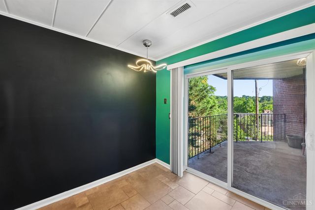 880 Rue De La Paix, Cincinnati, OH 45220
