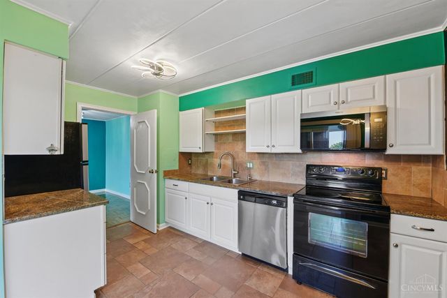 880 Rue De La Paix, Cincinnati, OH 45220