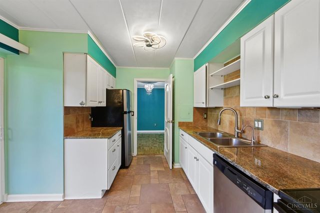 880 Rue De La Paix, Cincinnati, OH 45220