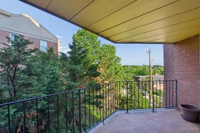 880 Rue De La Paix, Cincinnati, OH 45220