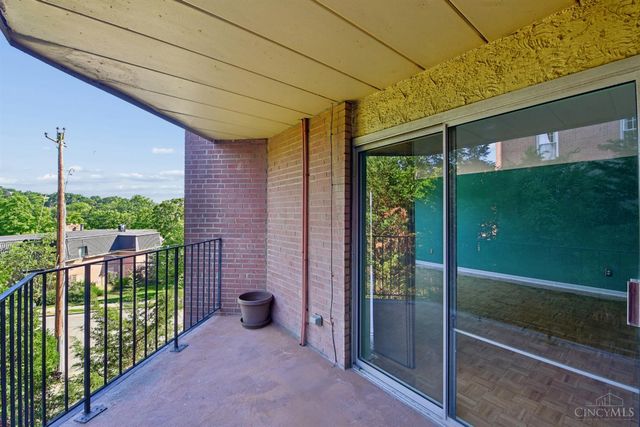 880 Rue De La Paix, Cincinnati, OH 45220