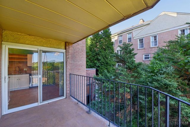 880 Rue De La Paix, Cincinnati, OH 45220