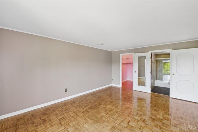 880 Rue De La Paix, Cincinnati, OH 45220