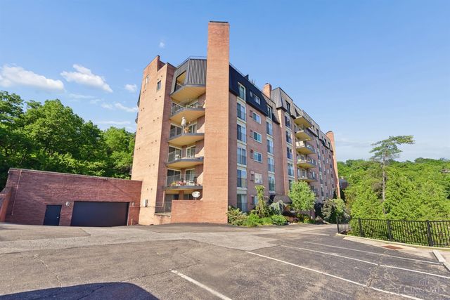880 Rue De La Paix, Cincinnati, OH 45220