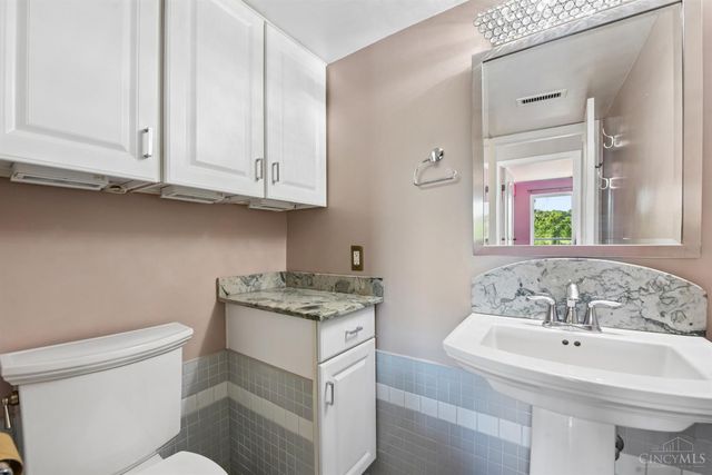 880 Rue De La Paix, Cincinnati, OH 45220