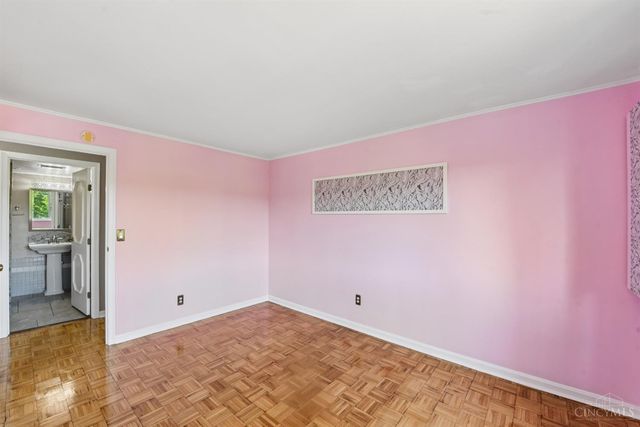 880 Rue De La Paix, Cincinnati, OH 45220