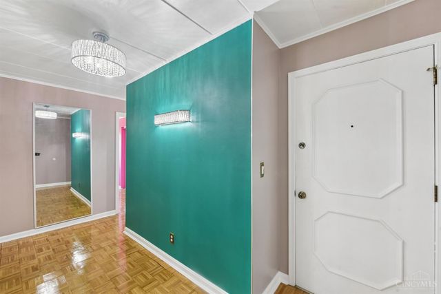 880 Rue De La Paix, Cincinnati, OH 45220