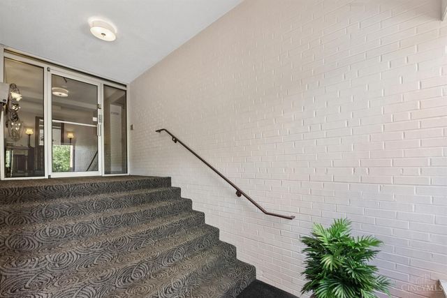 880 Rue De La Paix, Cincinnati, OH 45220