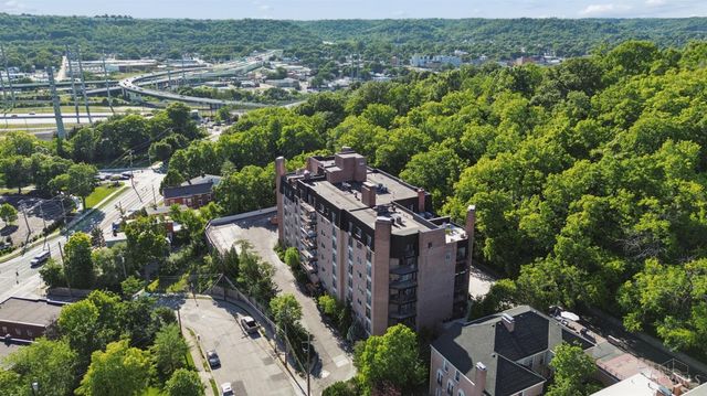 880 Rue De La Paix, Cincinnati, OH 45220