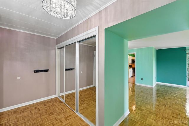880 Rue De La Paix, Cincinnati, OH 45220
