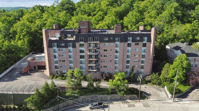 880 Rue De La Paix, Cincinnati, OH 45220
