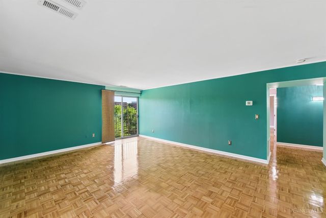 880 Rue De La Paix, Cincinnati, OH 45220