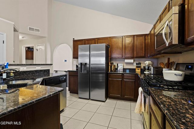 12529 PASEO ROSANNIE Avenue, El Paso, TX 79928
