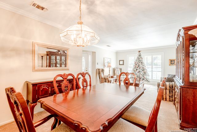 729 Rocklyn Dr, Windcrest, TX 78239