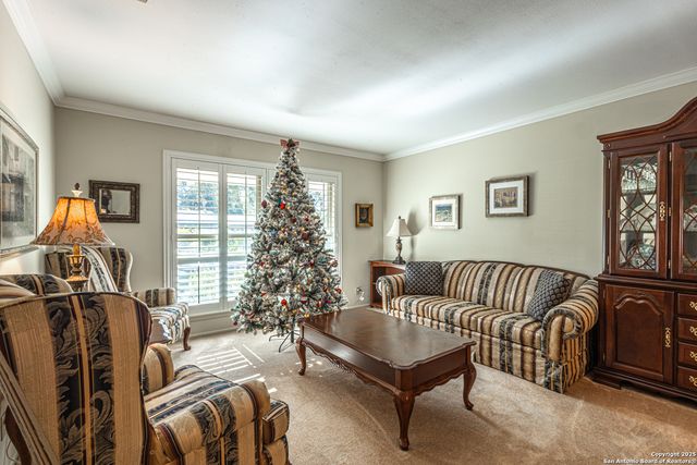 729 Rocklyn Dr, Windcrest, TX 78239