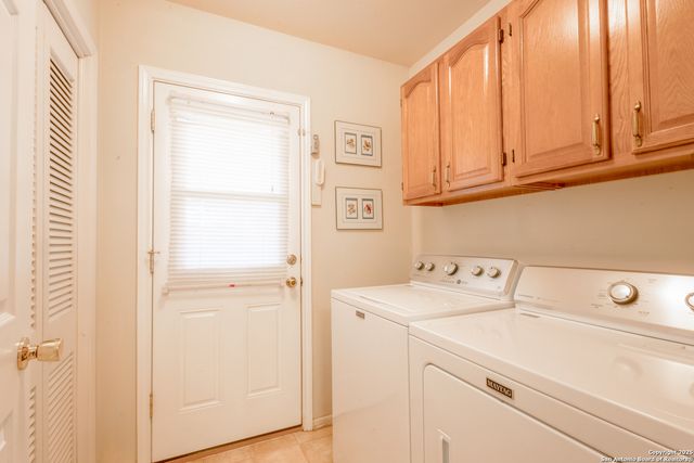 729 Rocklyn Dr, Windcrest, TX 78239