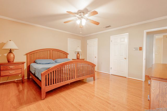 729 Rocklyn Dr, Windcrest, TX 78239