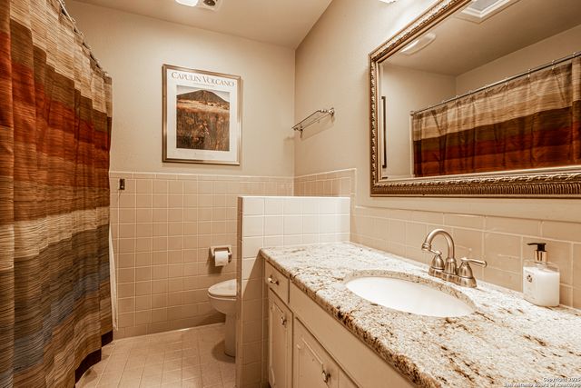 729 Rocklyn Dr, Windcrest, TX 78239