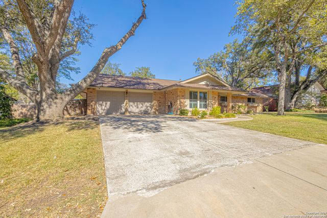 729 Rocklyn Dr, Windcrest, TX 78239