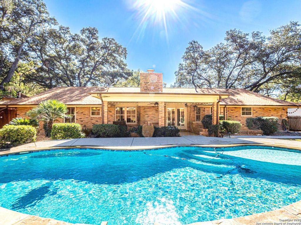 729 Rocklyn Dr, Windcrest, TX 78239