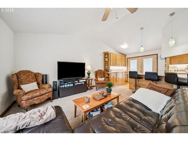 1333 10TH St, West Linn, OR 97068